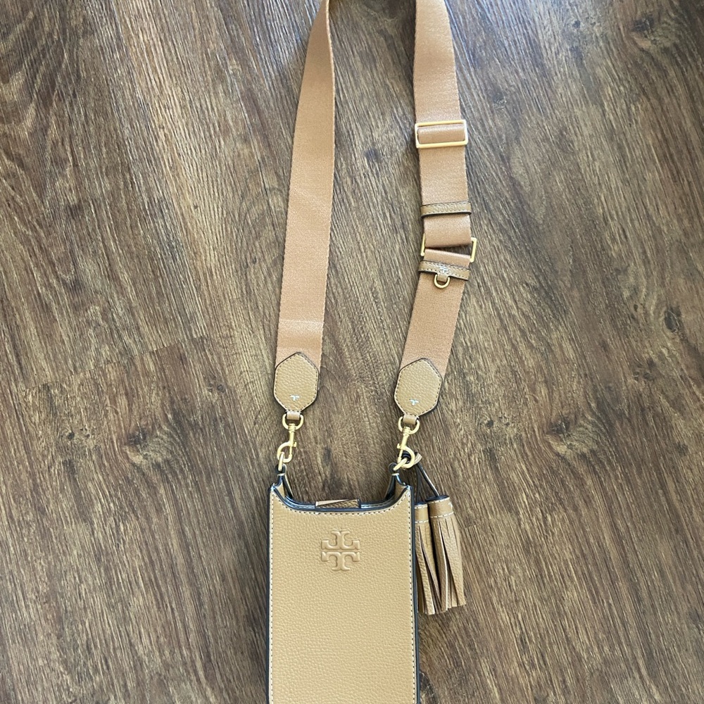 Tory Burch Thea Phone Crossbody Logo Tiramisu Pebbled Leather NWOT